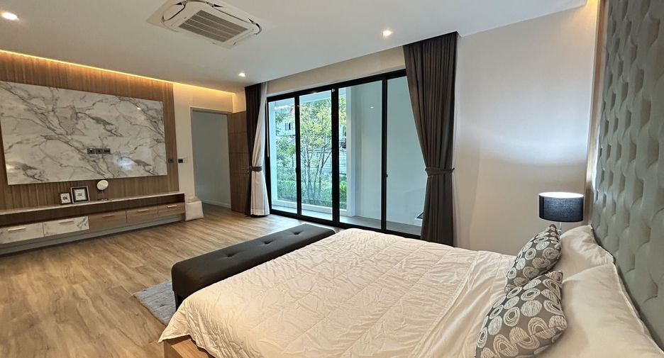 For rent 4 bedrooms villa in Mueang Phuket, Phuket