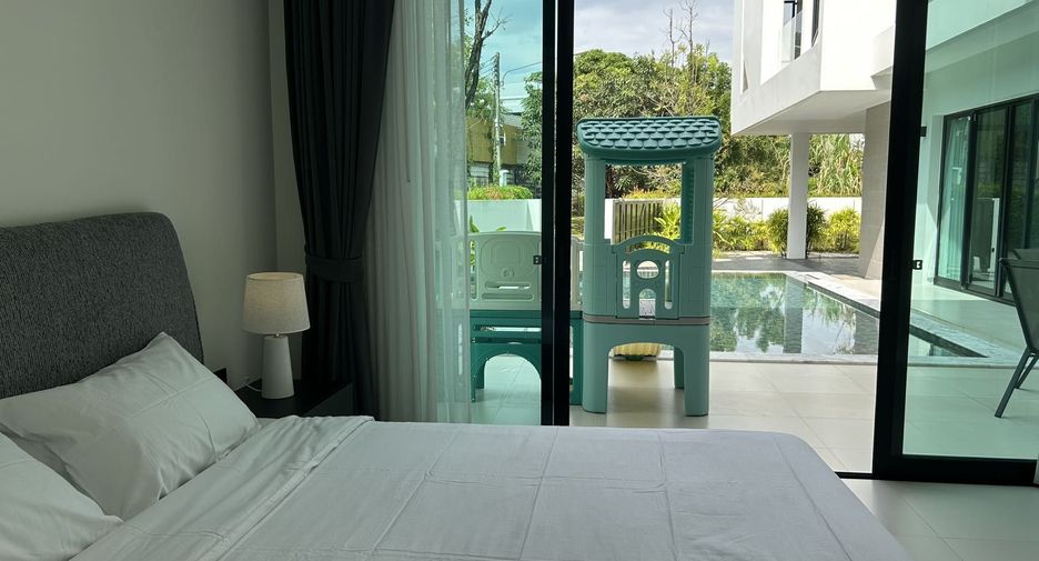 For rent 4 bedrooms villa in Mueang Phuket, Phuket