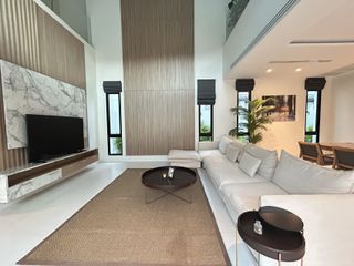 For rent 4 bedrooms villa in Mueang Phuket, Phuket
