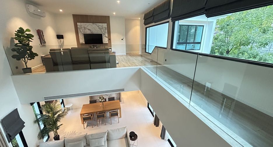 For rent 4 bedrooms villa in Mueang Phuket, Phuket