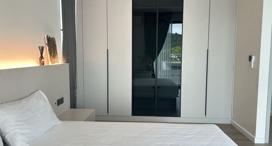 For rent 4 bedrooms villa in Mueang Phuket, Phuket