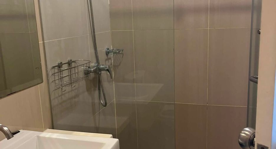 À louer et à vendre 1 chambre condo à Watthana, Bangkok