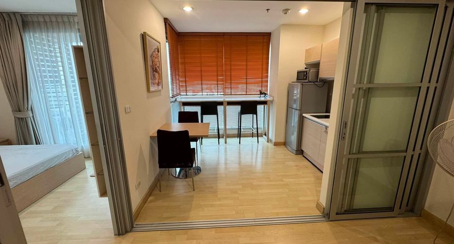 Wohnung zur Miete mit 1 Zimmer in Huai Khwang, Bangkok