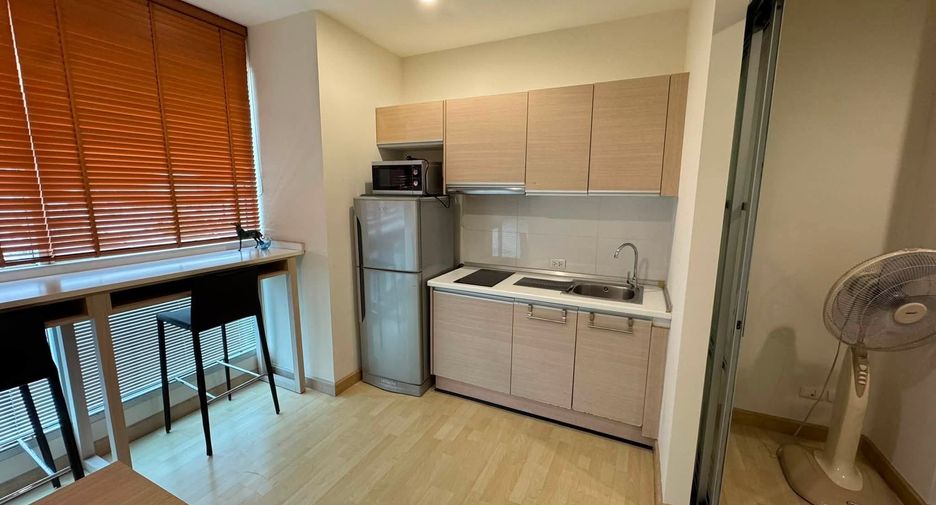 Wohnung zur Miete mit 1 Zimmer in Huai Khwang, Bangkok