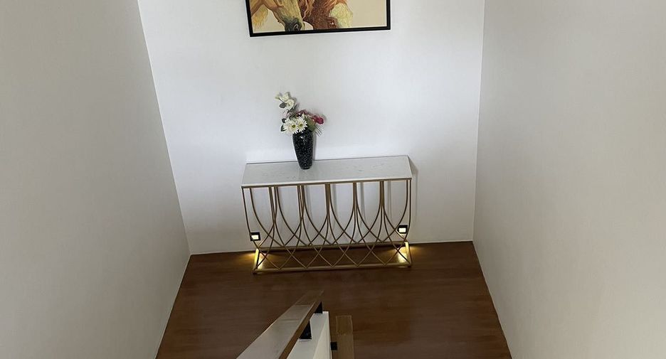For rent 4 bedrooms villa in Mueang Phuket, Phuket