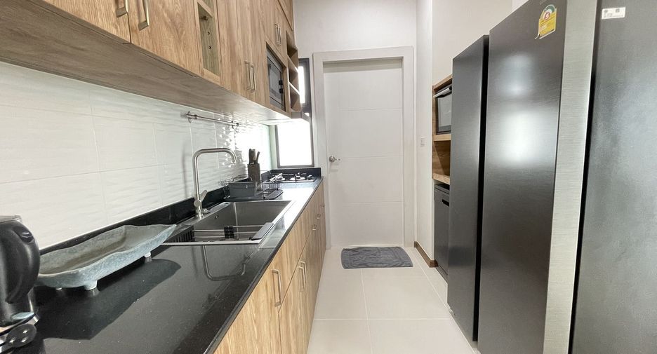 For rent 4 bedrooms villa in Mueang Phuket, Phuket