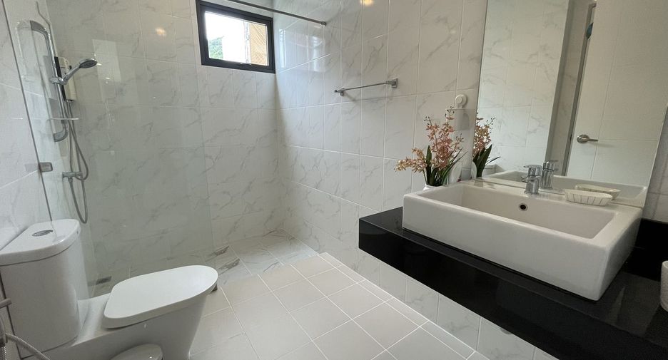 For rent 4 bedrooms villa in Mueang Phuket, Phuket