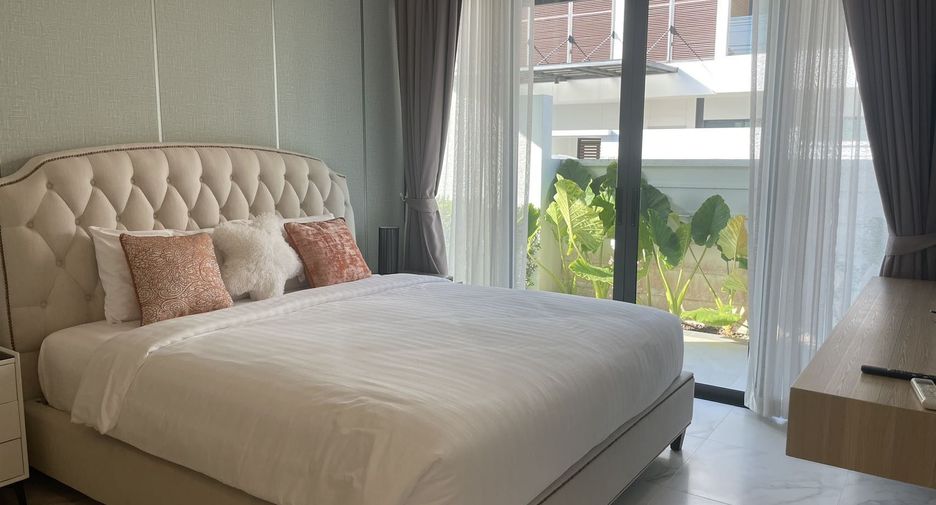 For rent 4 bedrooms villa in Mueang Phuket, Phuket
