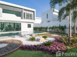 For rent 4 bedrooms villa in Mueang Phuket, Phuket