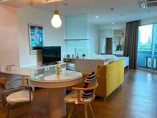 For rent studio condo in Huai Khwang, Bangkok