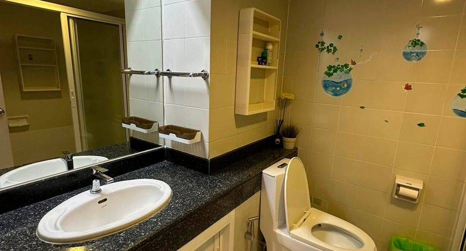 For rent studio condo in Huai Khwang, Bangkok