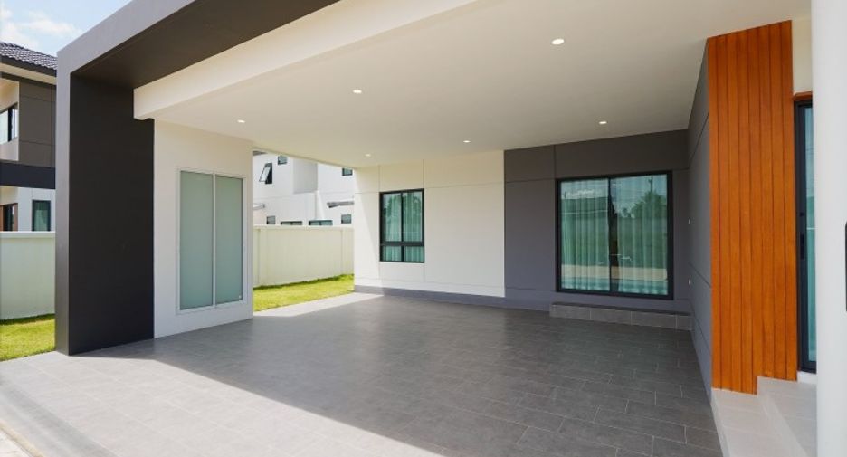 For sale 4 bedrooms house in Bang Lamung, Chonburi