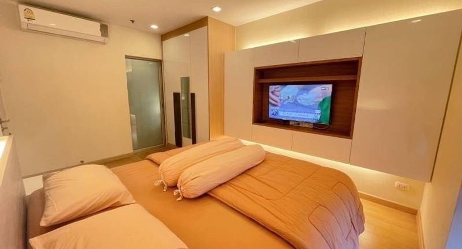 For rent 2 bedrooms condo in Bang Rak, Bangkok