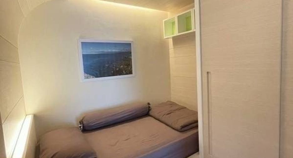 For rent 2 bedrooms condo in Bang Rak, Bangkok