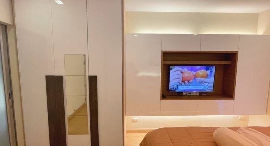 For rent 2 bedrooms condo in Bang Rak, Bangkok