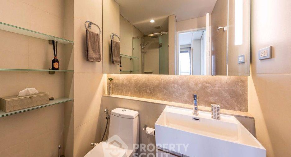For sale 2 ベッドルーム condo in Khlong Toei, Bangkok