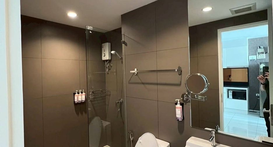 À vendre 2 chambres condo à Watthana, Bangkok