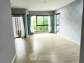 Casa adosada en venta de 3 habitaciones en Prawet, Bangkok