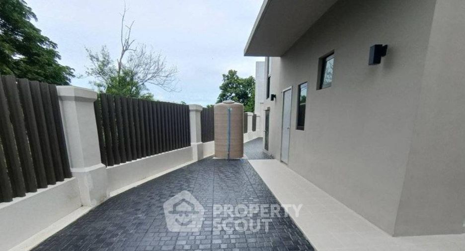 For sale 3 bedrooms house in Prawet, Bangkok