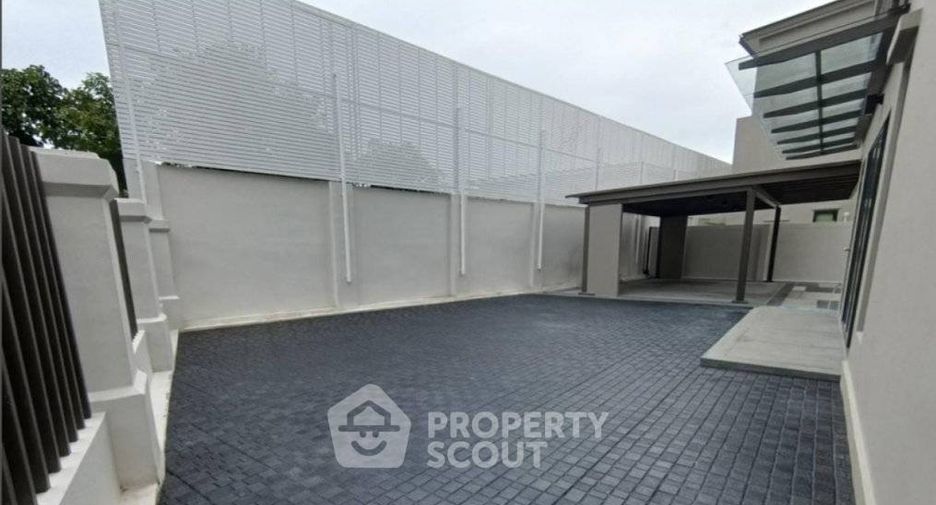 For sale 3 bedrooms house in Prawet, Bangkok