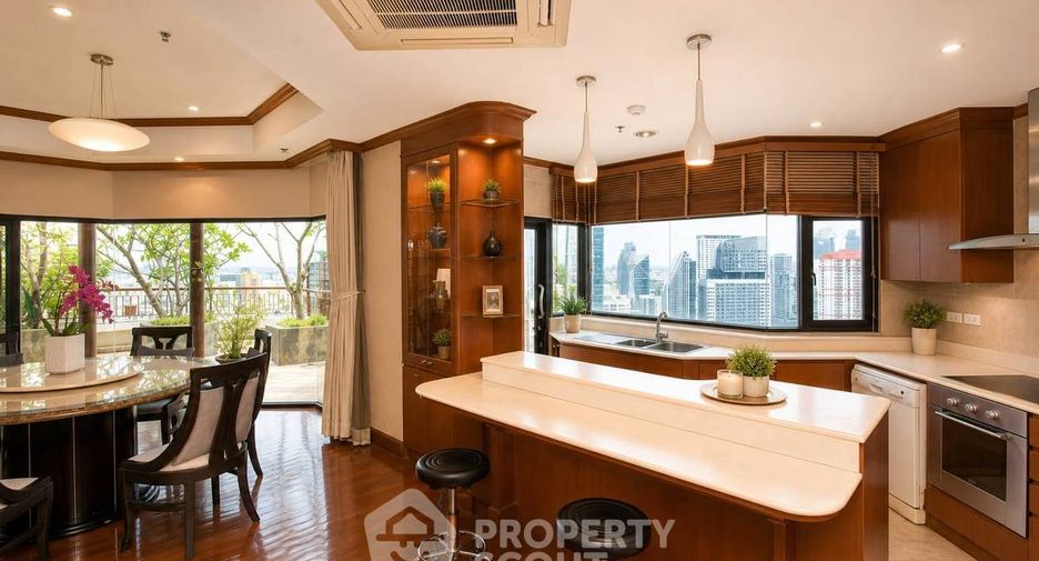 For sale 3 bedrooms condo in Pathum Wan, Bangkok
