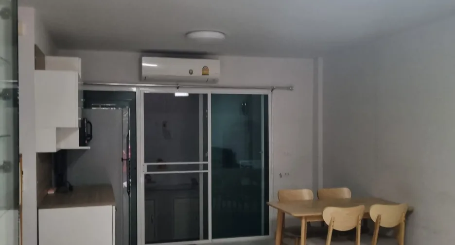 Casa adosada en alquiler de 3 habitaciones en Bang Phli, Samut Prakan