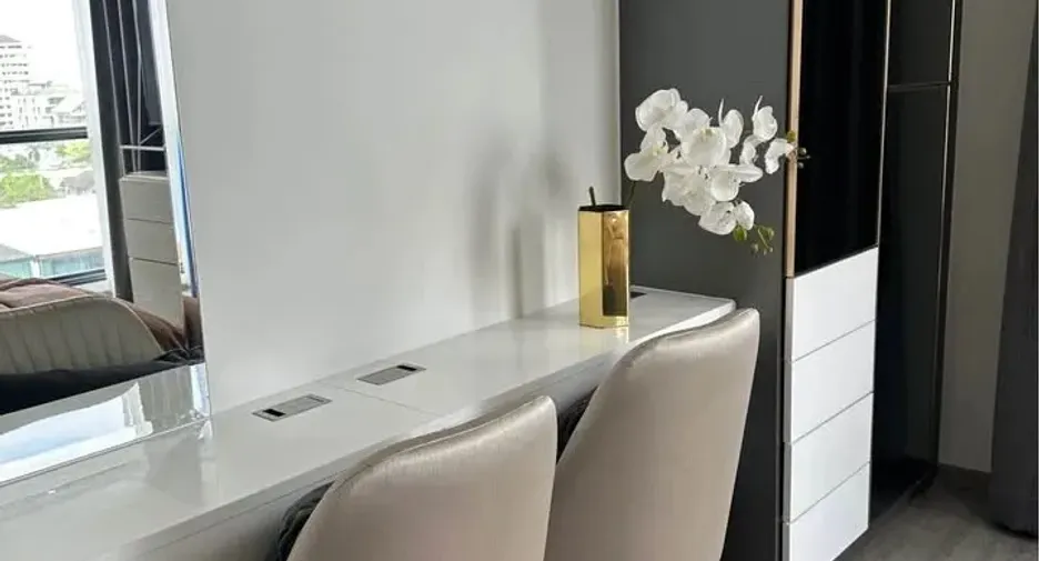 For rent 2 bedrooms condo in Watthana, Bangkok