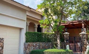 For sale 3 bedrooms villa in Bang Lamung, Chonburi