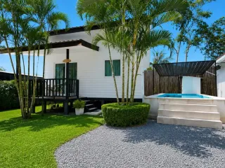 Villa zum Kauf mit 6 Zimmer in Mueang Phuket, Phuket
