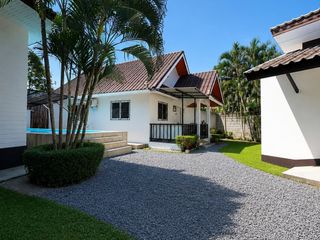 Villa zum Kauf mit 6 Zimmer in Mueang Phuket, Phuket