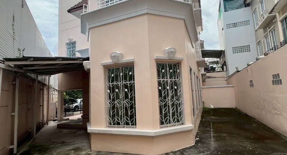 Casa adosada en venta de 4 habitaciones en Chatuchak, Bangkok