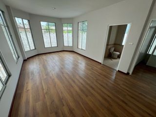 Casa adosada en venta de 4 habitaciones en Chatuchak, Bangkok