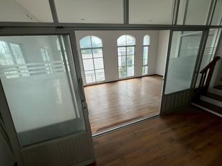 Casa adosada en venta de 4 habitaciones en Chatuchak, Bangkok