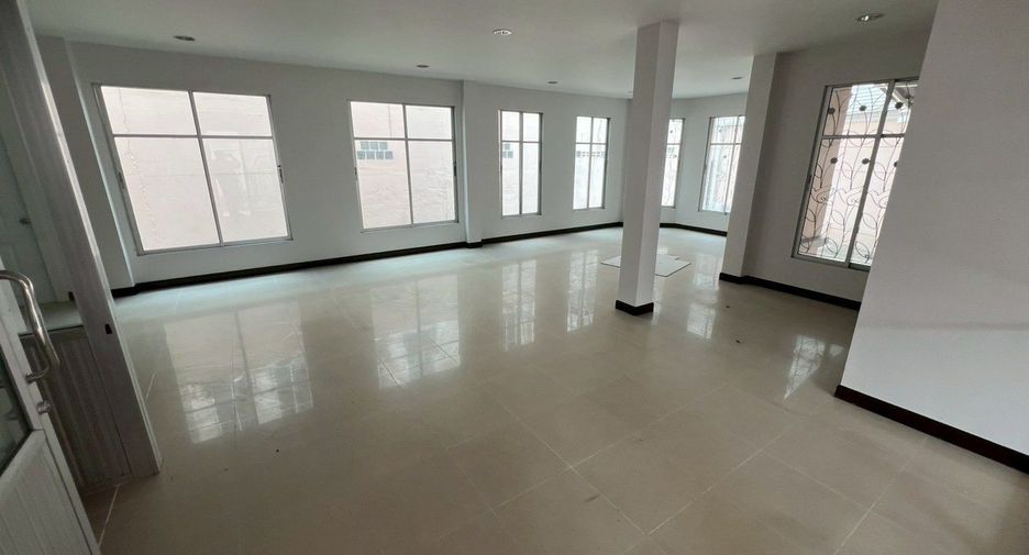 Casa adosada en venta de 4 habitaciones en Chatuchak, Bangkok