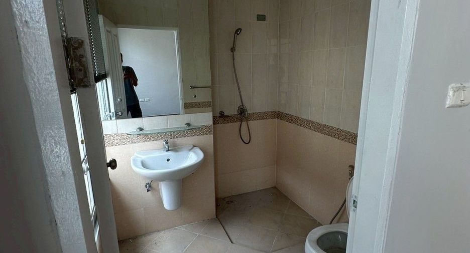 Casa adosada en venta de 3 habitaciones en Chatuchak, Bangkok