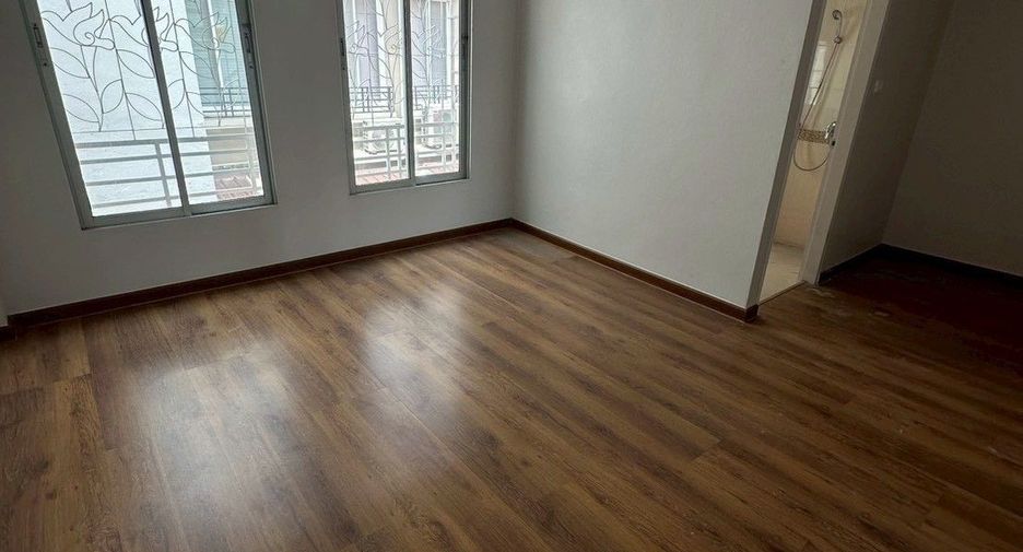 Casa adosada en venta de 3 habitaciones en Chatuchak, Bangkok