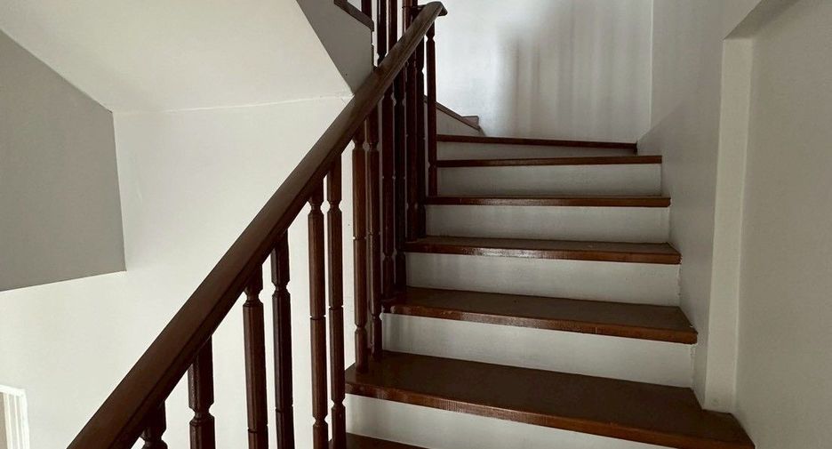 Casa adosada en venta de 3 habitaciones en Chatuchak, Bangkok