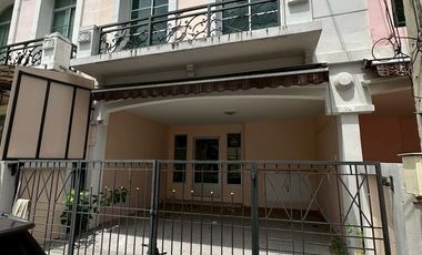Casa adosada en venta de 3 habitaciones en Chatuchak, Bangkok