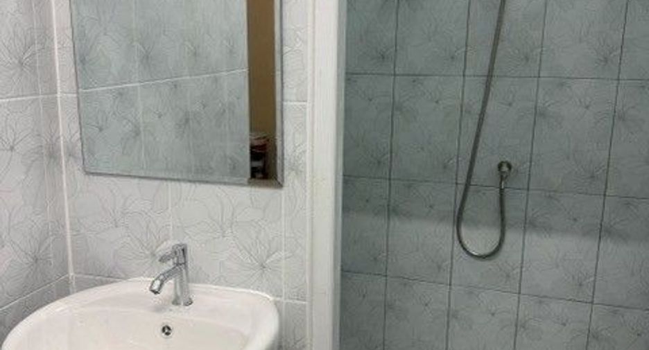 Local comercial en venta de 3 habitaciones en Thon Buri, Bangkok