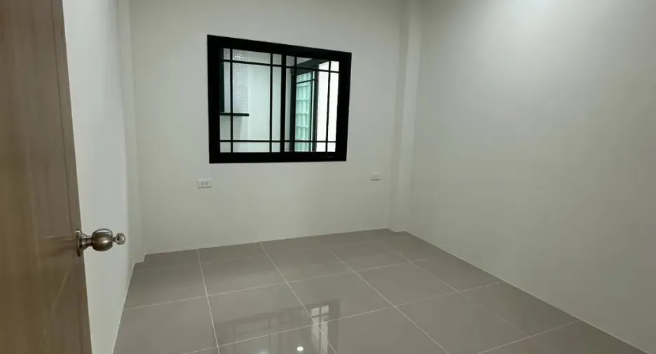 À vendre 3 chambres maison de ville à Mueang Phuket, Phuket