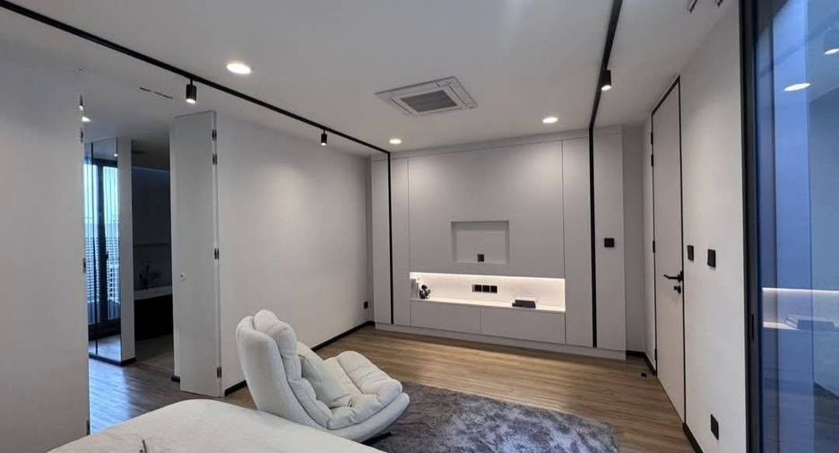 Casa en venta de 3 habitaciones en Lat Phrao, Bangkok