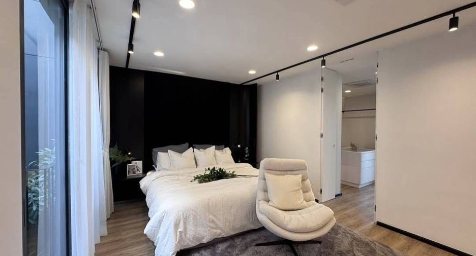 Casa en venta de 3 habitaciones en Lat Phrao, Bangkok
