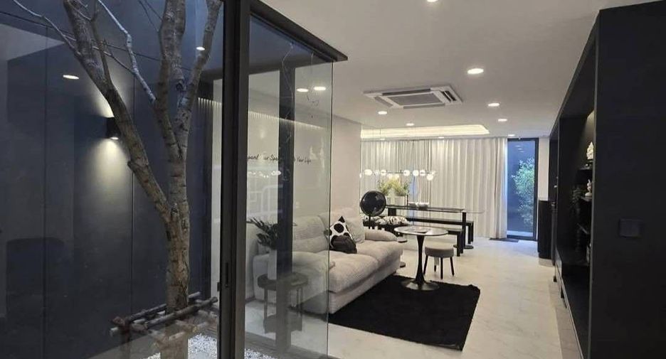 Casa en venta de 3 habitaciones en Lat Phrao, Bangkok