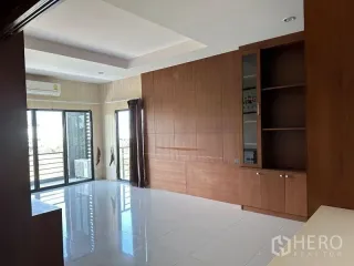 For rent 3 bedrooms office in Mueang Samut Prakan, Samut Prakan