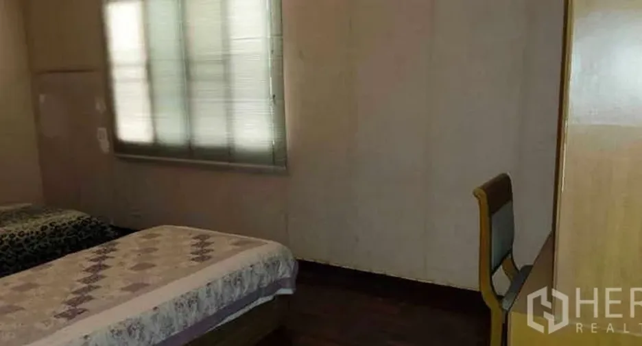 À vendre 4 chambres maison à Phra Khanong, Bangkok
