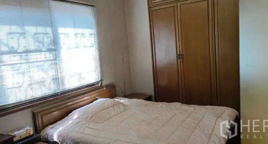 À vendre 4 chambres maison à Phra Khanong, Bangkok