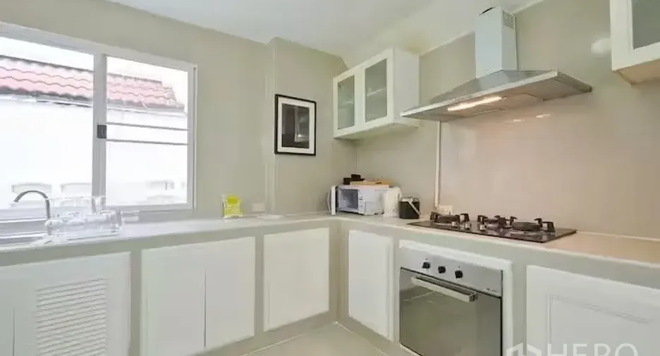 For rent 5 bedrooms house in Watthana, Bangkok