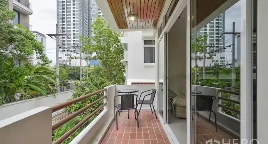 For rent 5 bedrooms house in Watthana, Bangkok