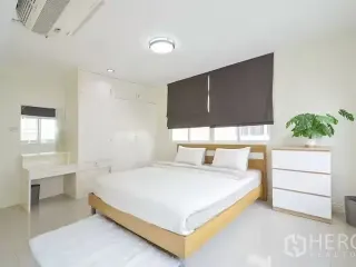 For rent 5 ベッドルーム house in Watthana, Bangkok