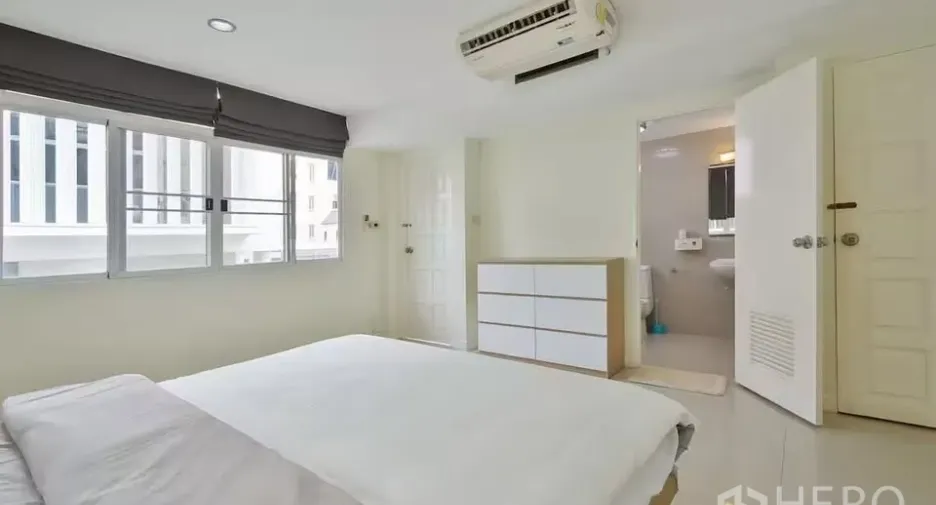 For rent 5 bedrooms house in Watthana, Bangkok